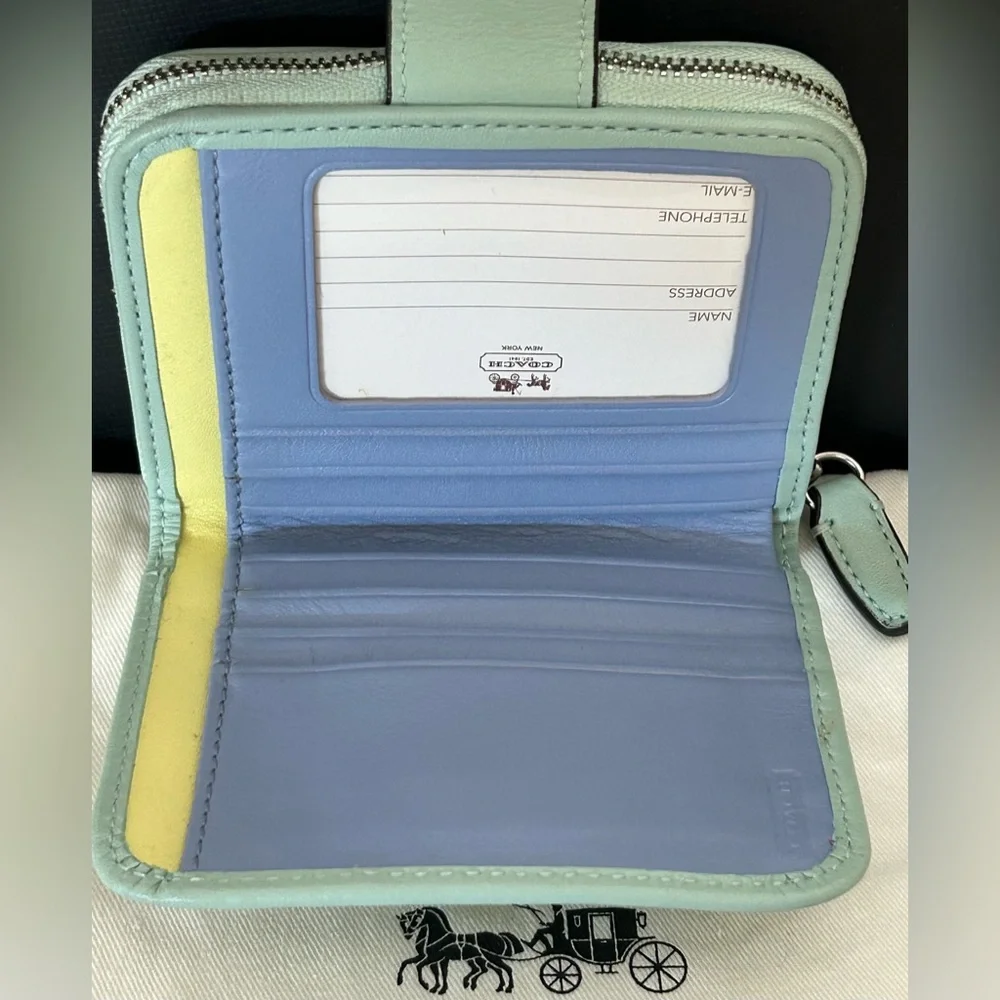 COACH Legacy Smooth Leather Compact Snap Wallet in Mint